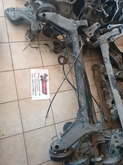 ΑΞΟΝΑΣ ΠΙΣΩ ΜΕ …