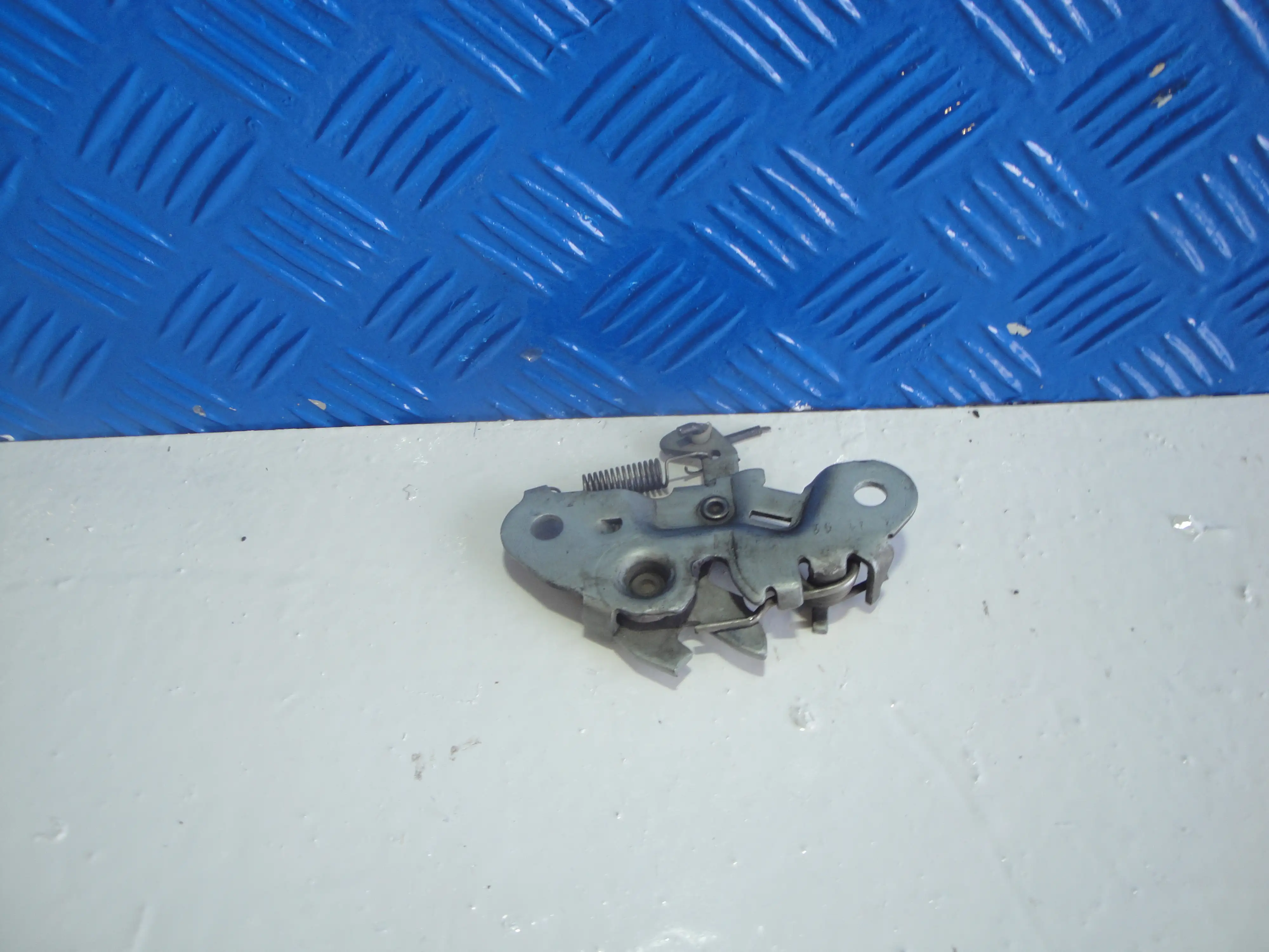 Κλειδαρία Καπό Εμπρός …