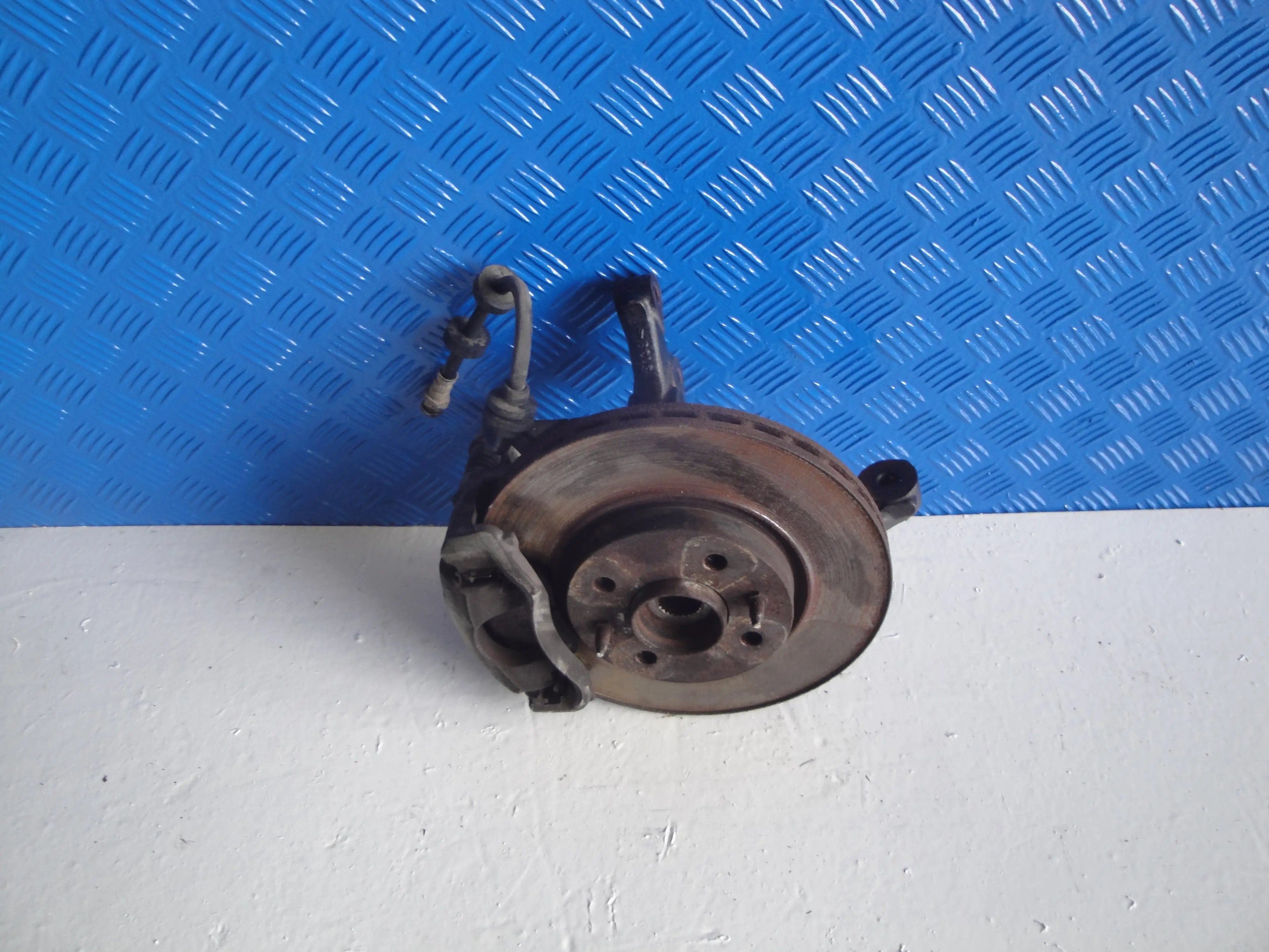 Ακρο Εμπρος Αριστερα …