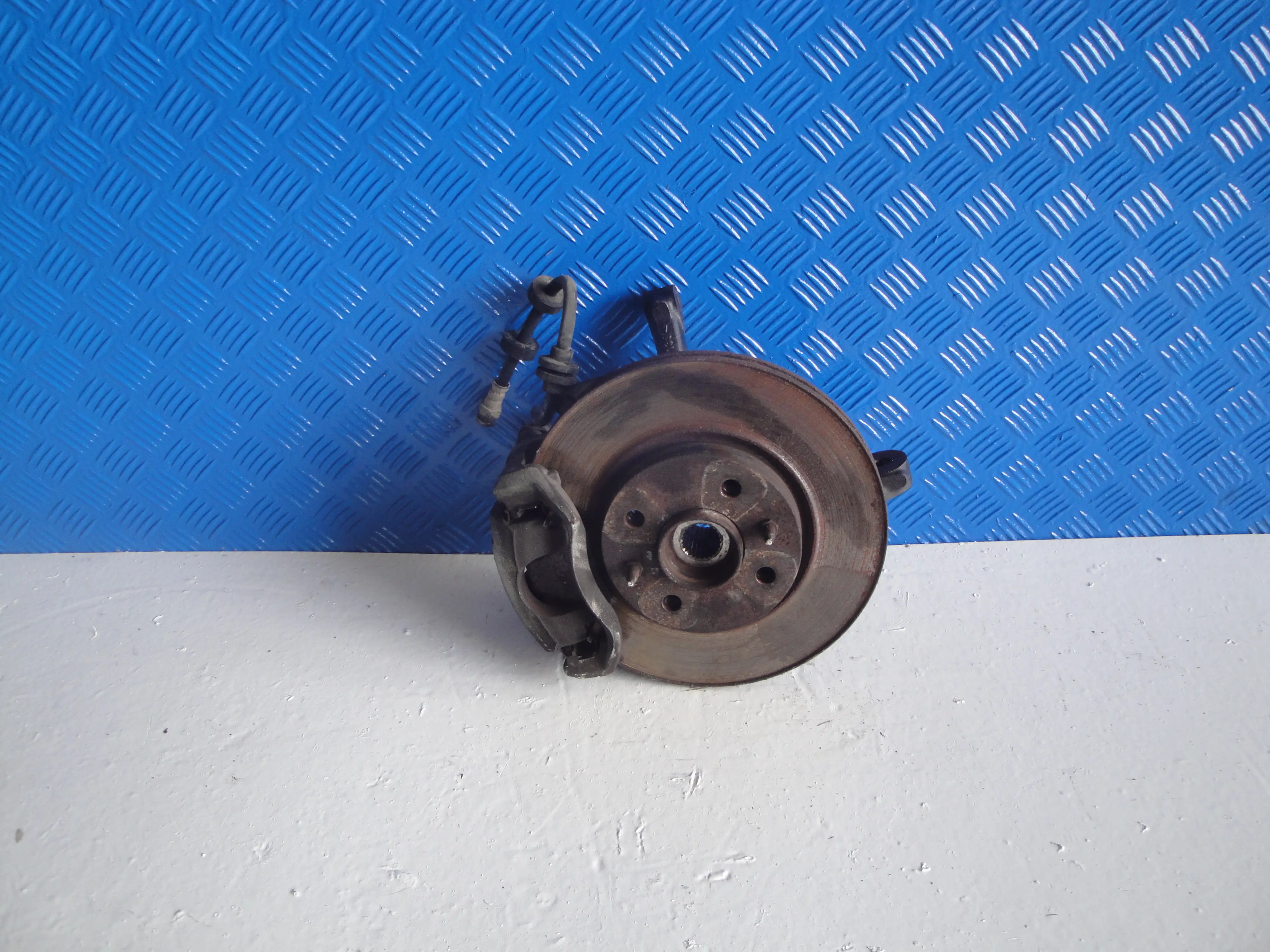 Ακρο Εμπρος Αριστερα …