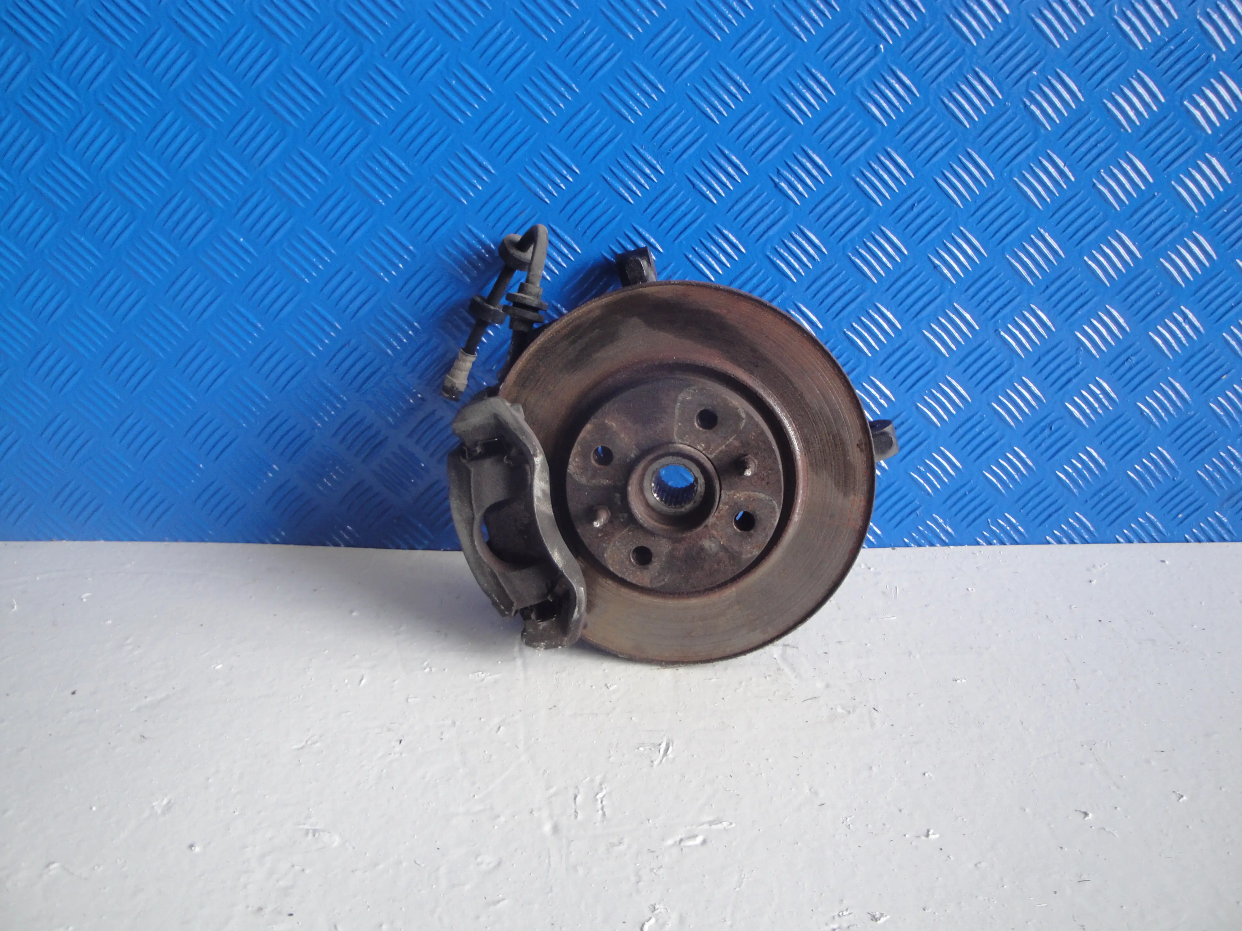 Ακρο Εμπρος Αριστερα …