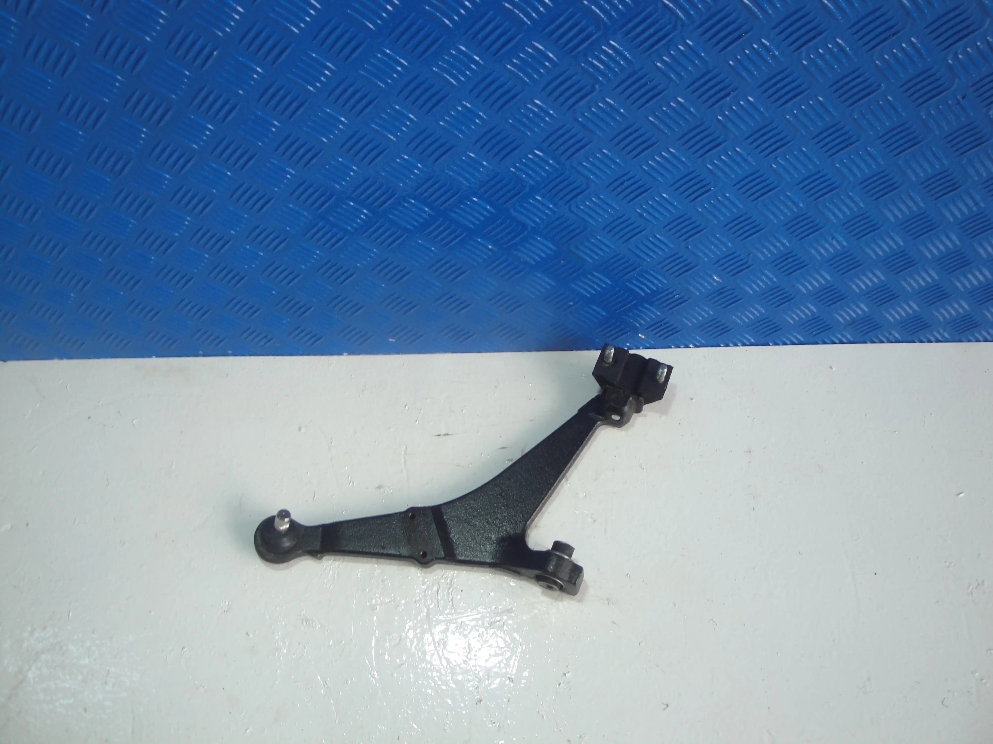 Μπροστινό Ψαλίδι Δεξιό …