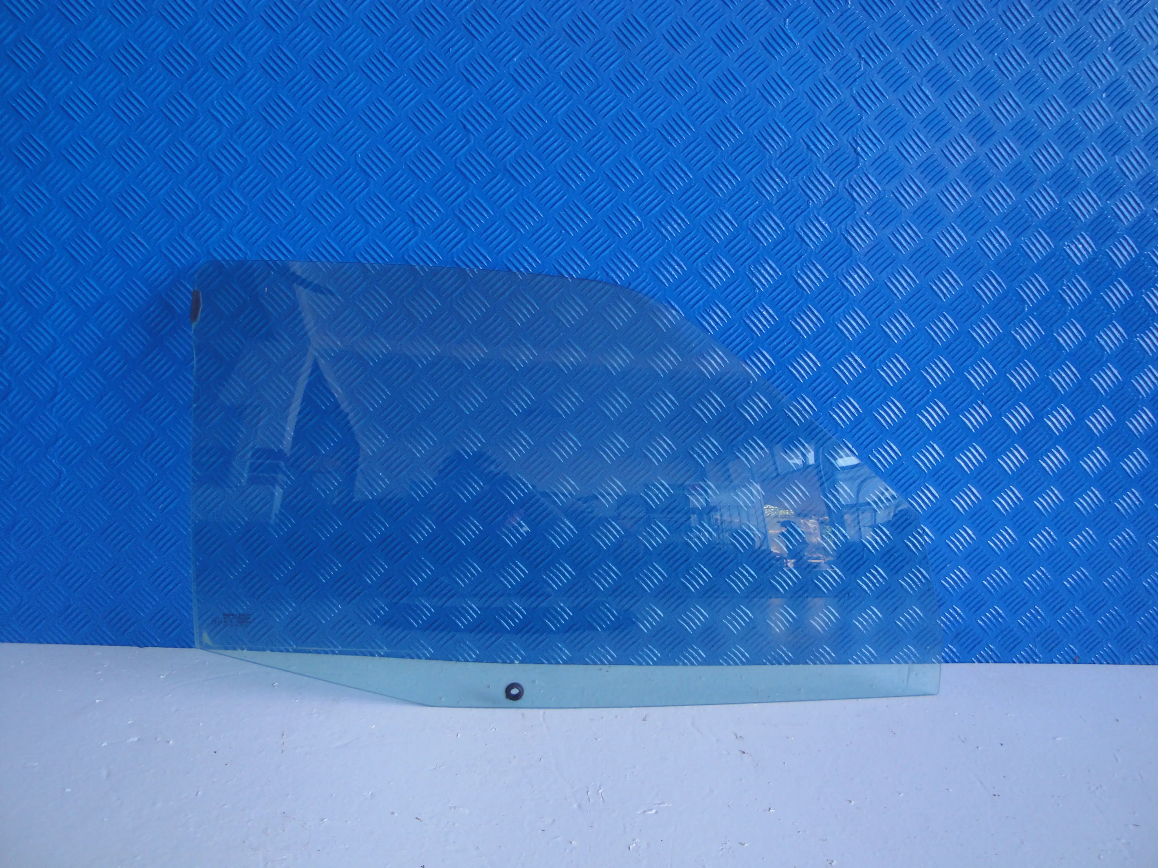 Τζαμι Παραθυρου Εμπρος …