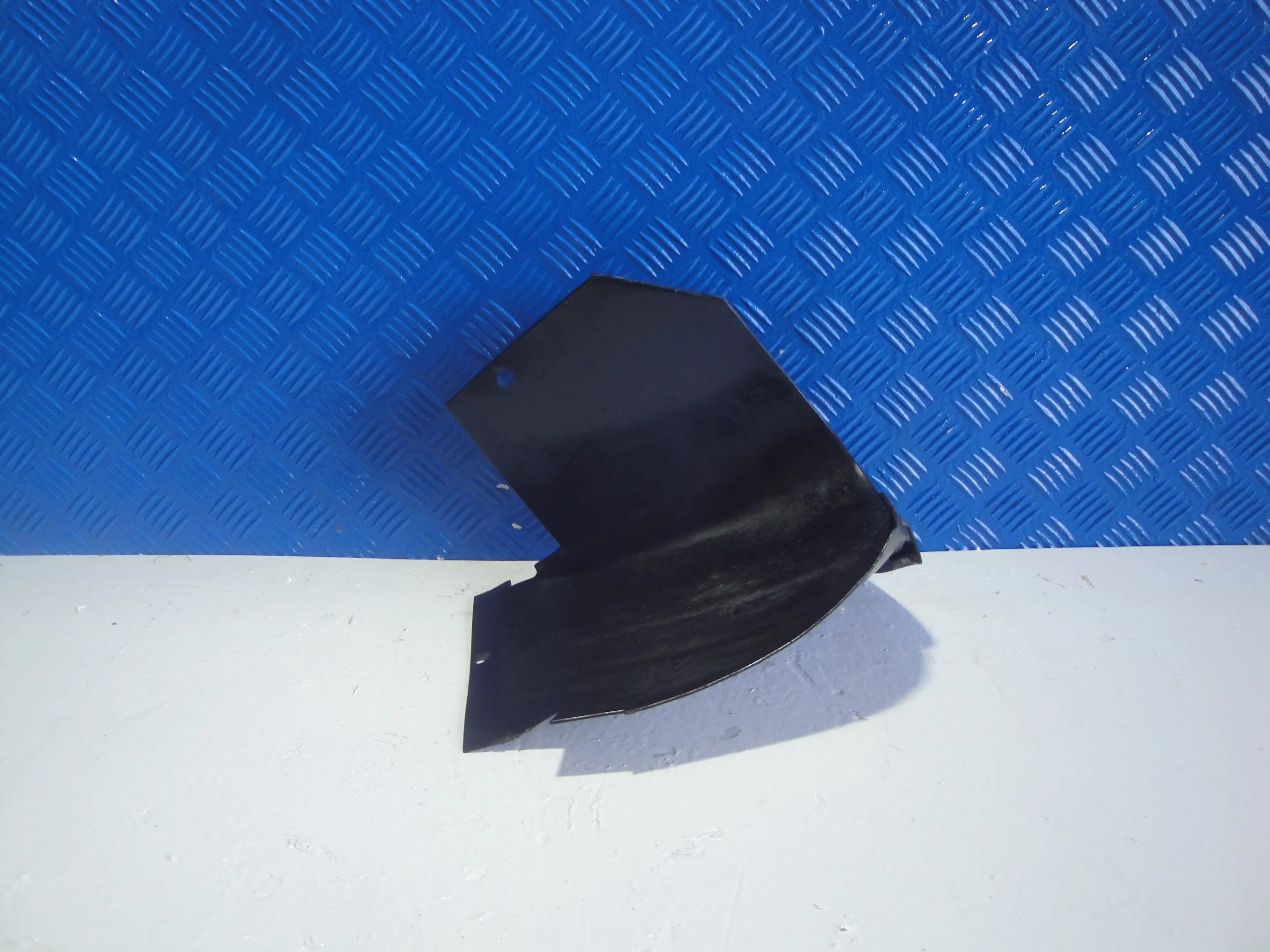 Θολος Πισω Αριστερα …