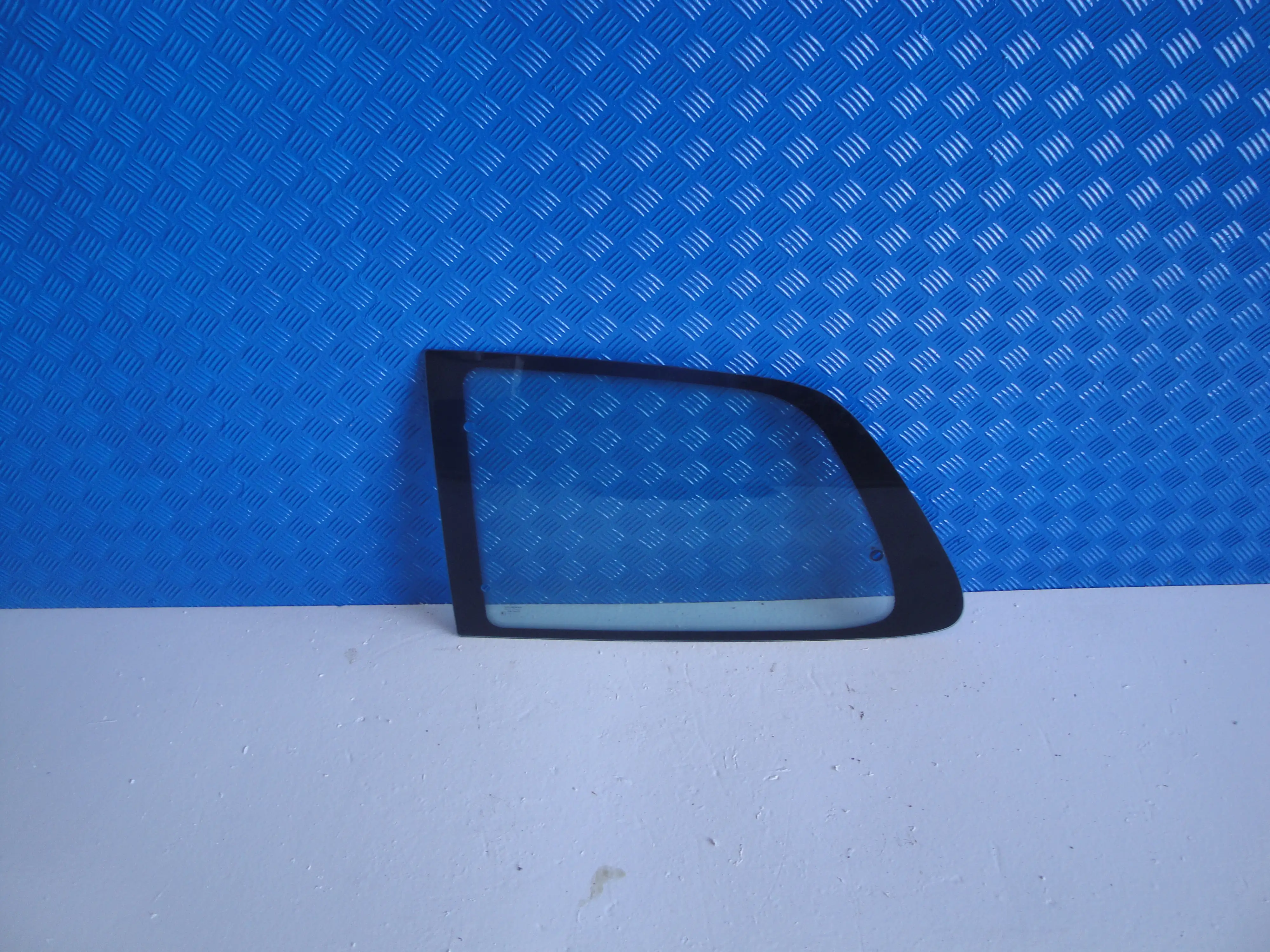 Τζαμι Πορτας Πισω …