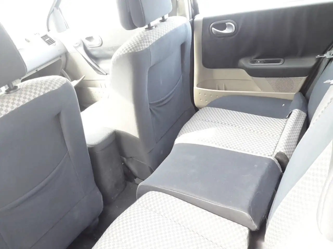 Ολόκληρο Αυτοκίνητο RENAULT …