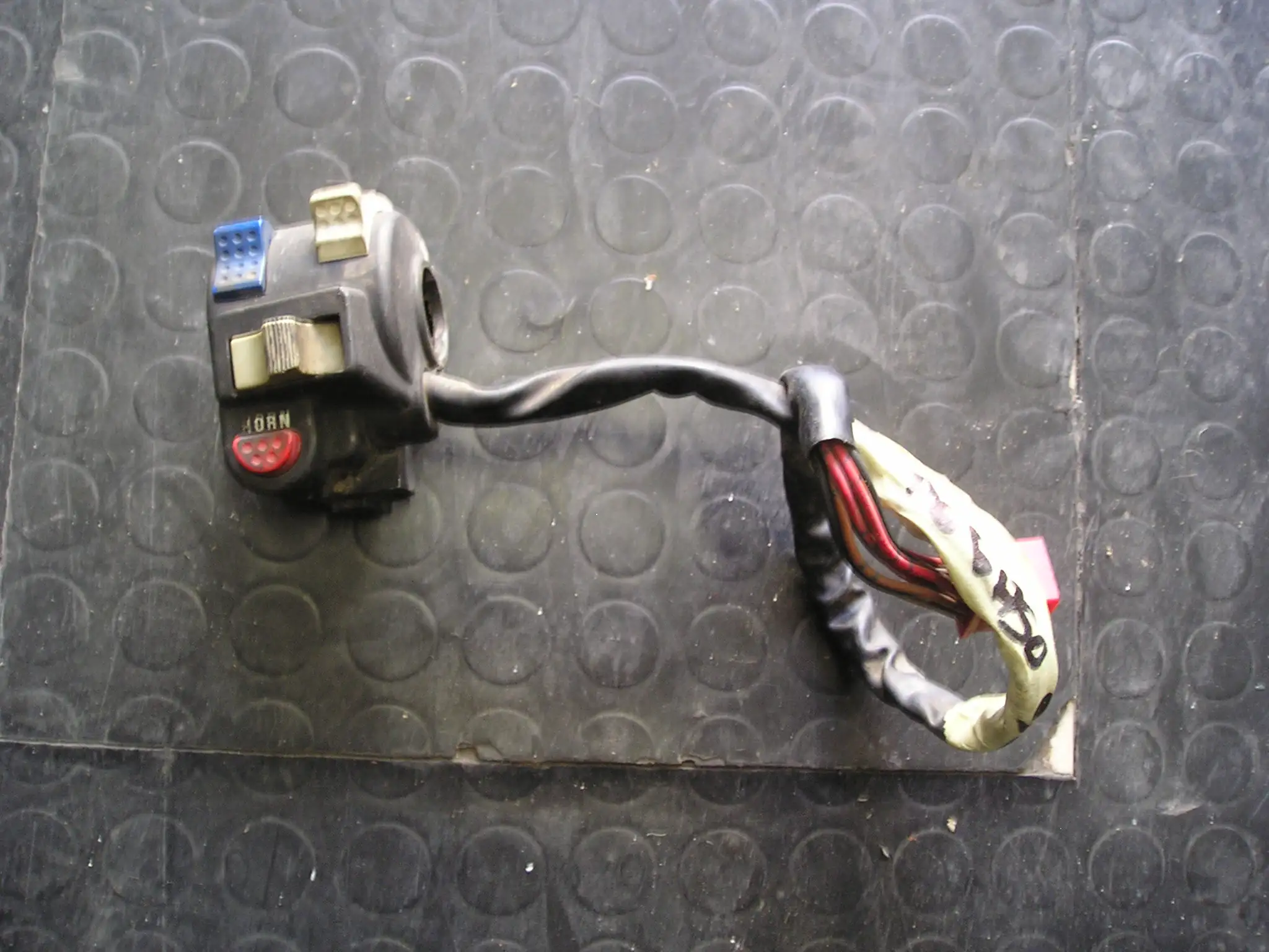 ΑΡΙΣΤΕΡΟ ΓΚΡΙΠ APRILIA …