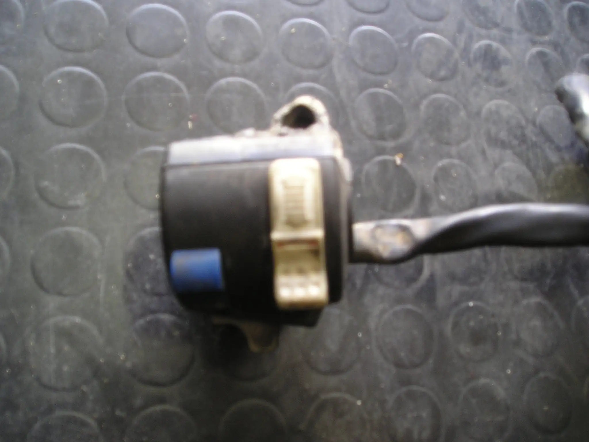 ΑΡΙΣΤΕΡΟ ΓΚΡΙΠ APRILIA …