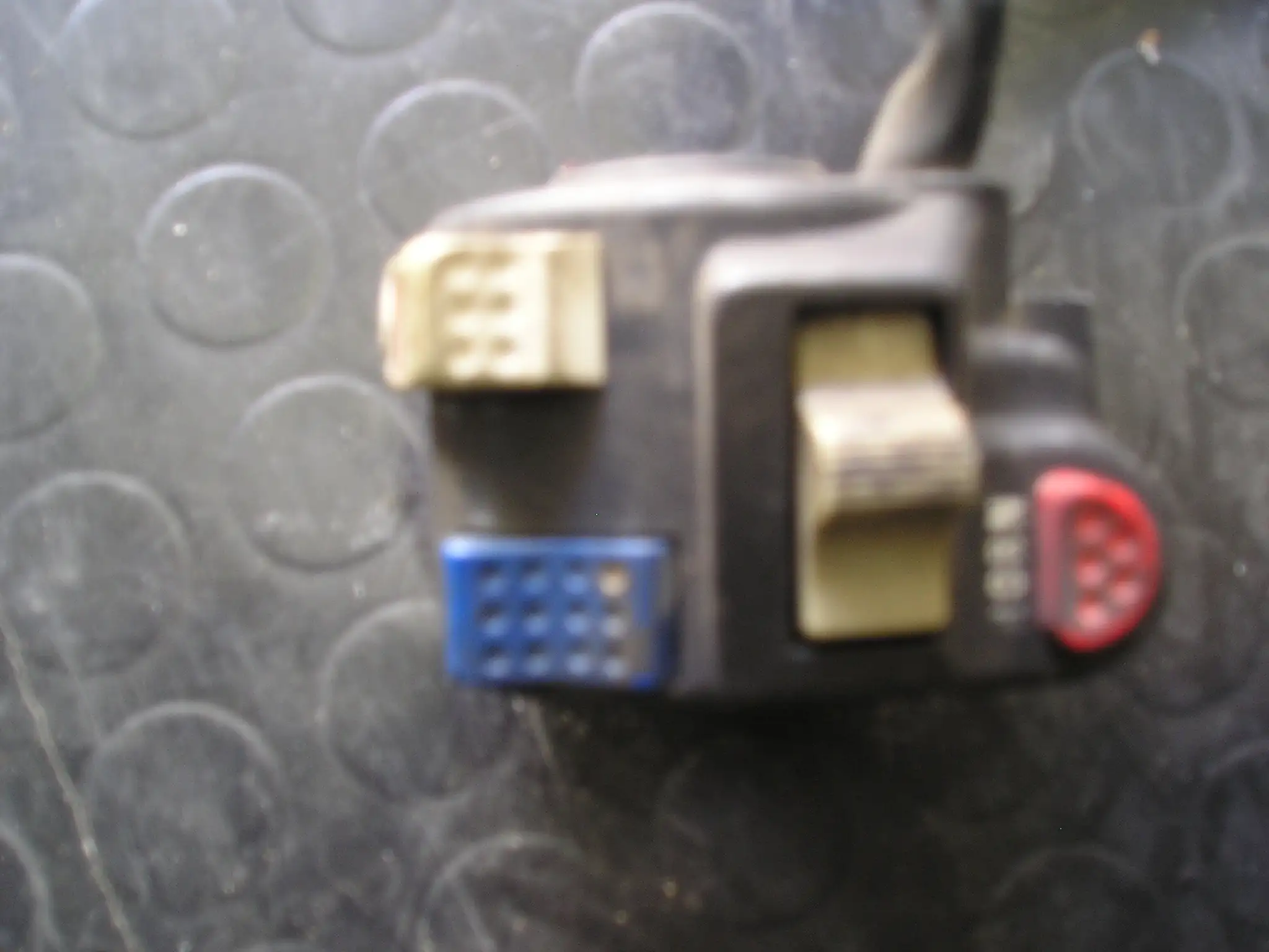 ΑΡΙΣΤΕΡΟ ΓΚΡΙΠ APRILIA …