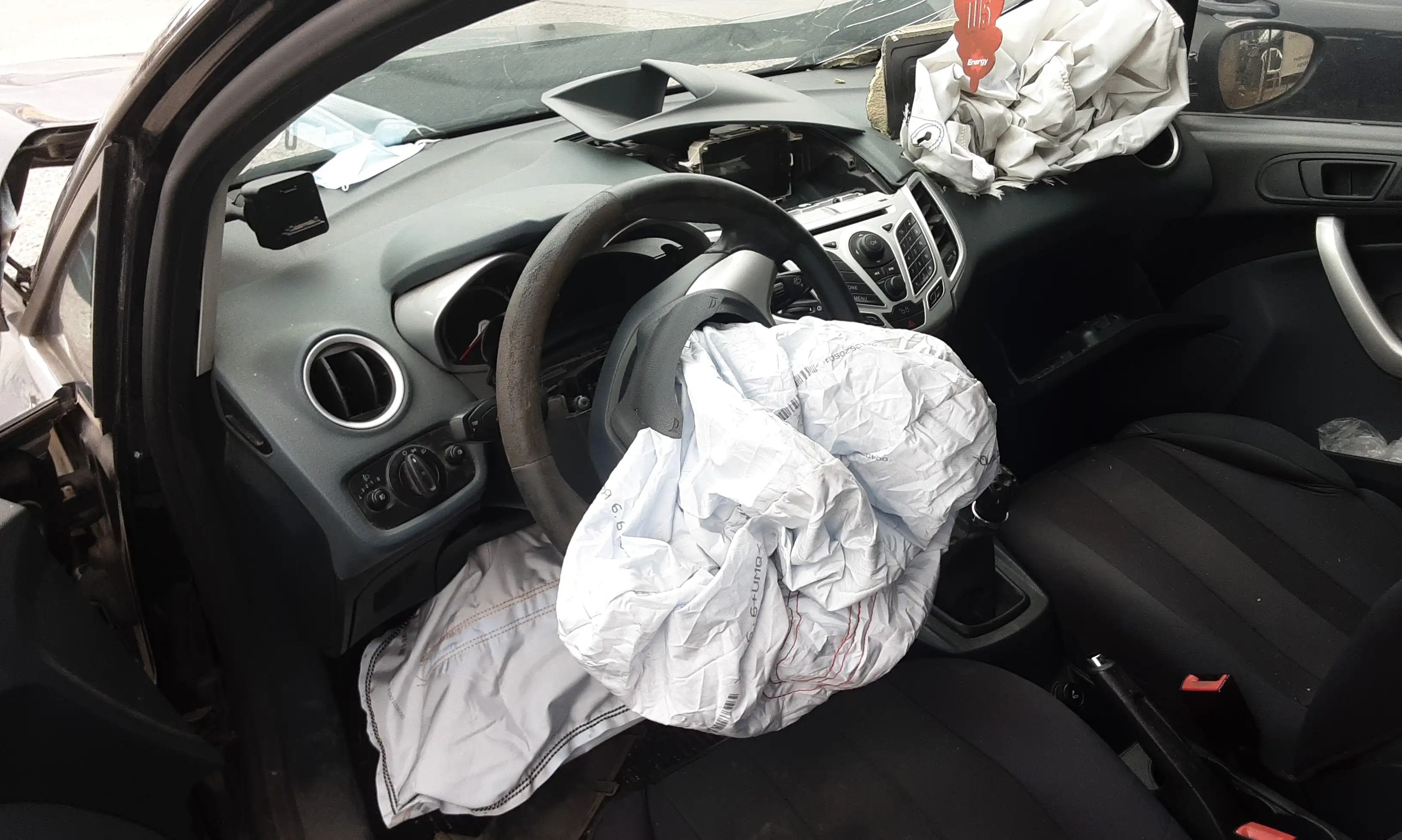 Ολόκληρο Αυτοκίνητο FORD …