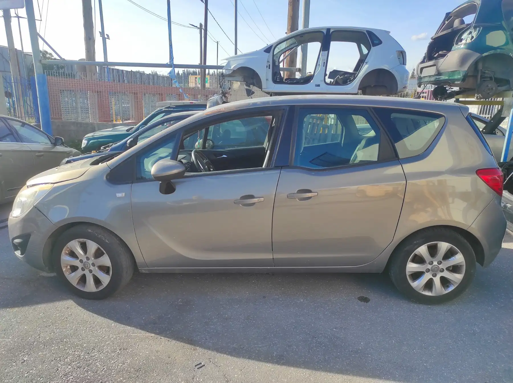 Ολόκληρο Αυτοκίνητο OPEL …