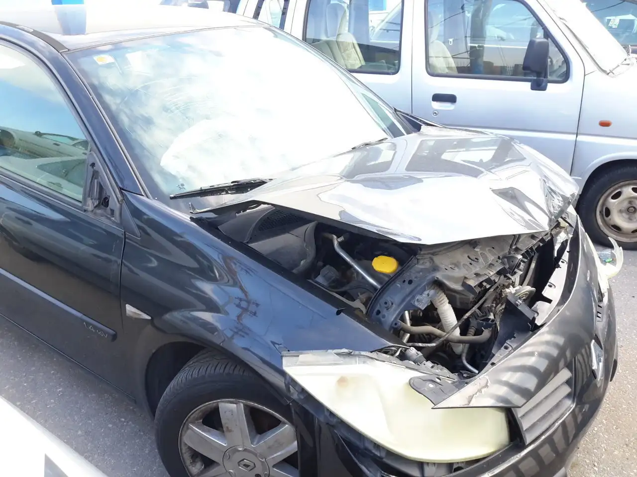 Ολόκληρο Αυτοκίνητο RENAULT …