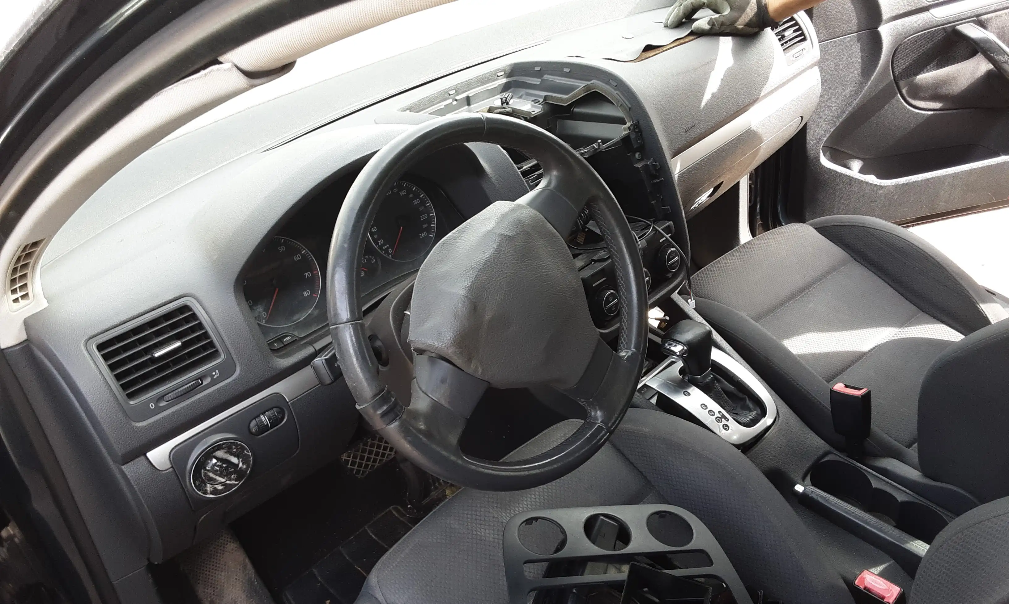 Ολόκληρο Αυτοκίνητο VW …