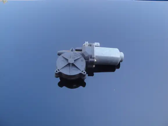 Μοτέρ Γρύλου Παραθύρου …