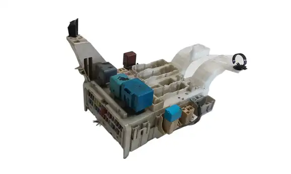 Ασφαλειοθήκη TOYOTA YARIS …