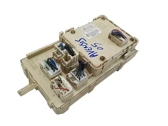 Ασφαλειοθήκη TOYOTA AVENSIS …