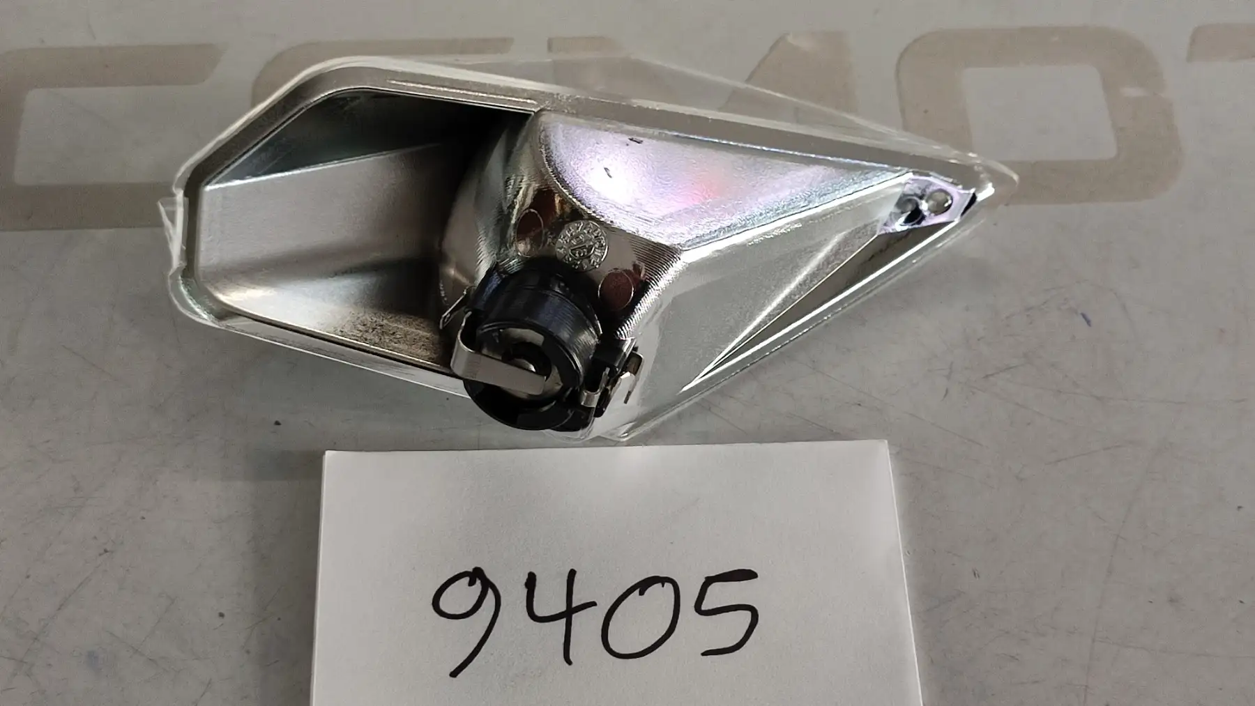 ΦΛΑΣ ΠΙΣΩ ΔΕΞΙ …