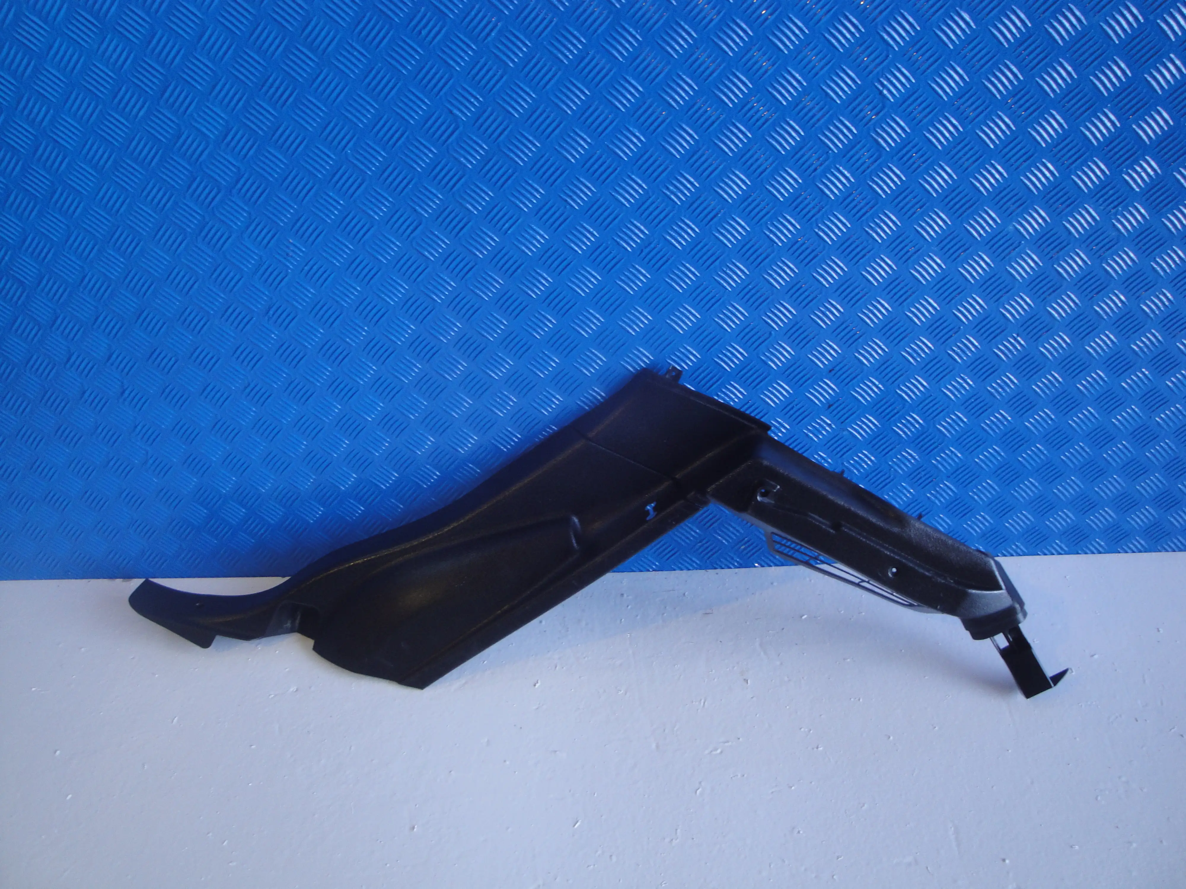 Βαση Εταζιερας Πισω …