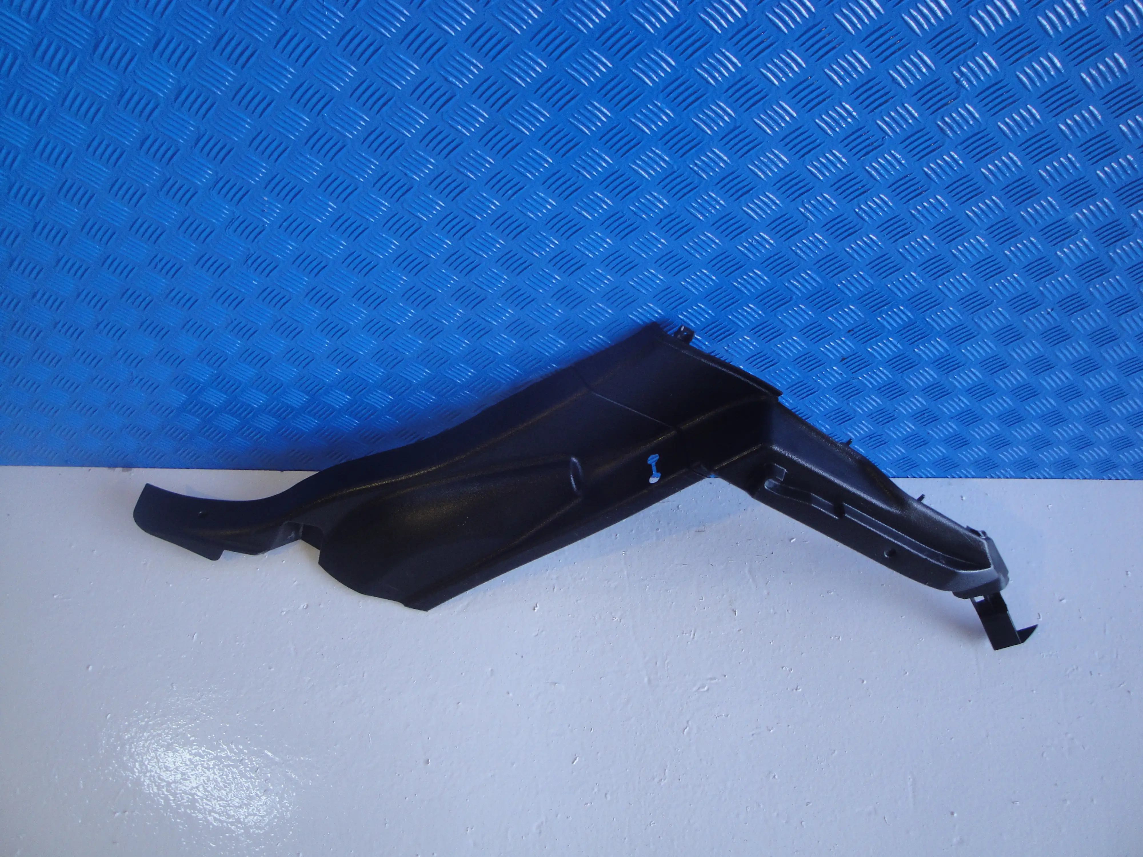 Βαση Εταζιερας Πισω …