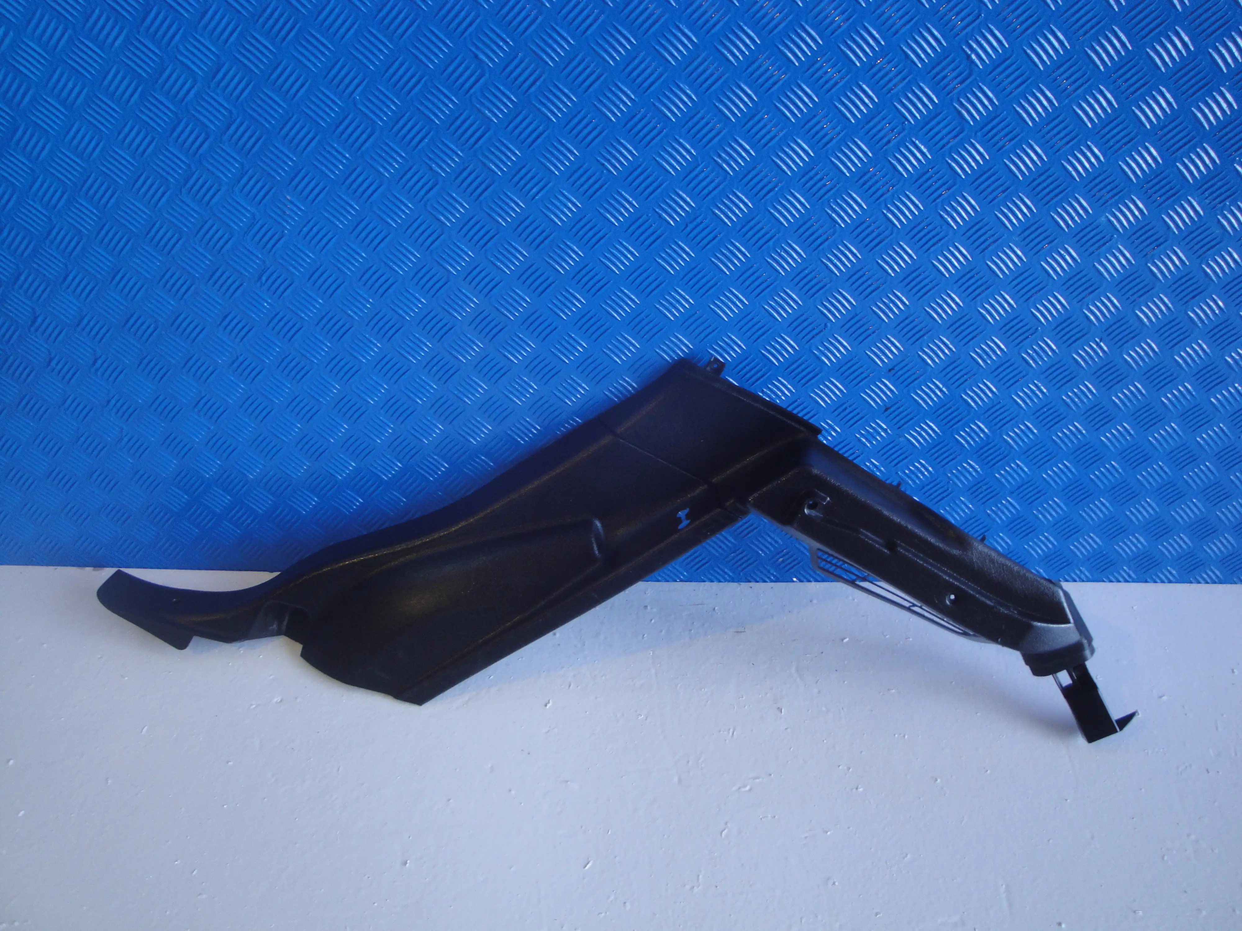 Βαση Εταζιερας Πισω …