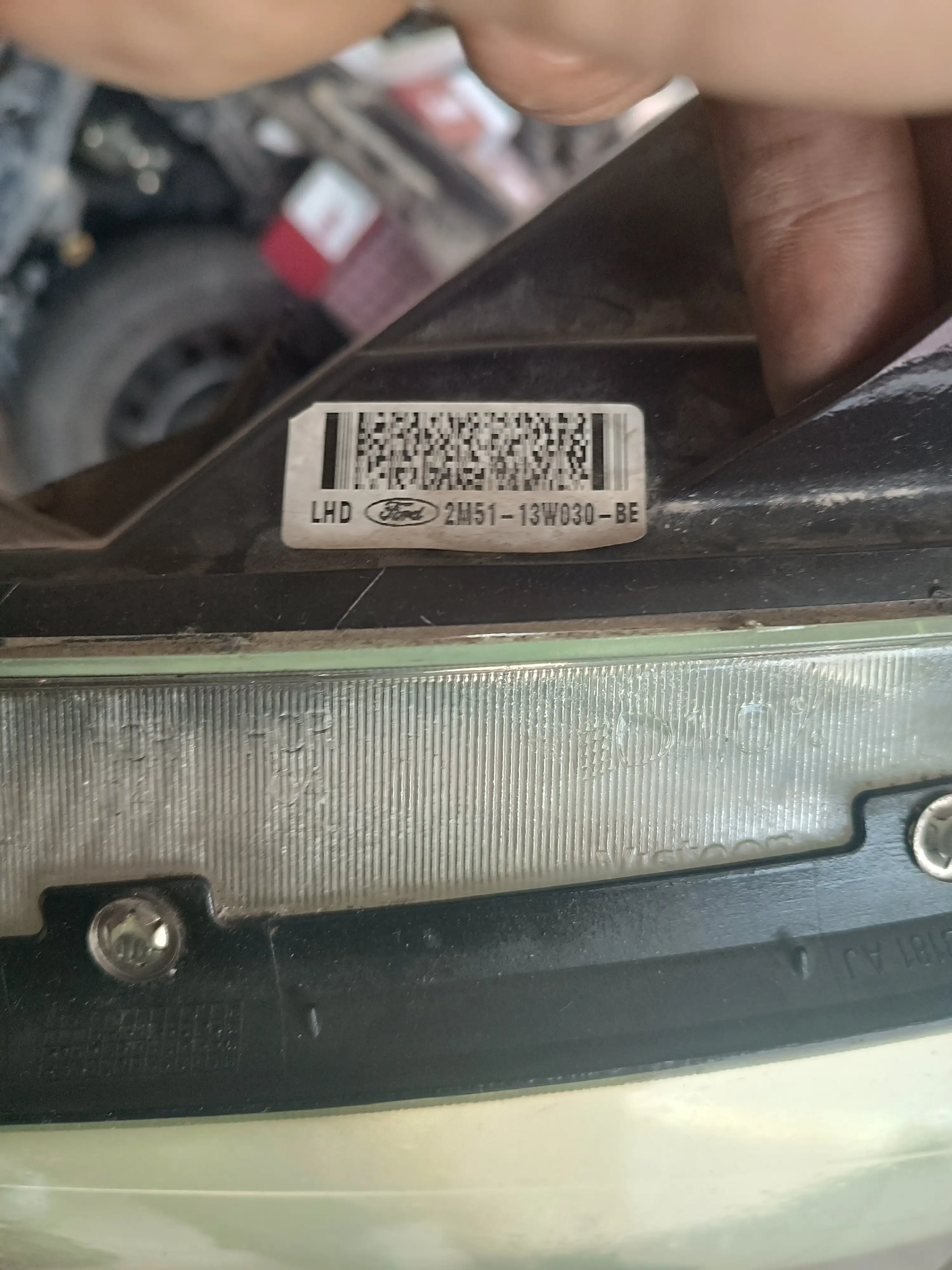 ΕΜΠΡΟΣ ΑΡΙΣΤΕΡΟ ΦΑΝΑΡΙ …