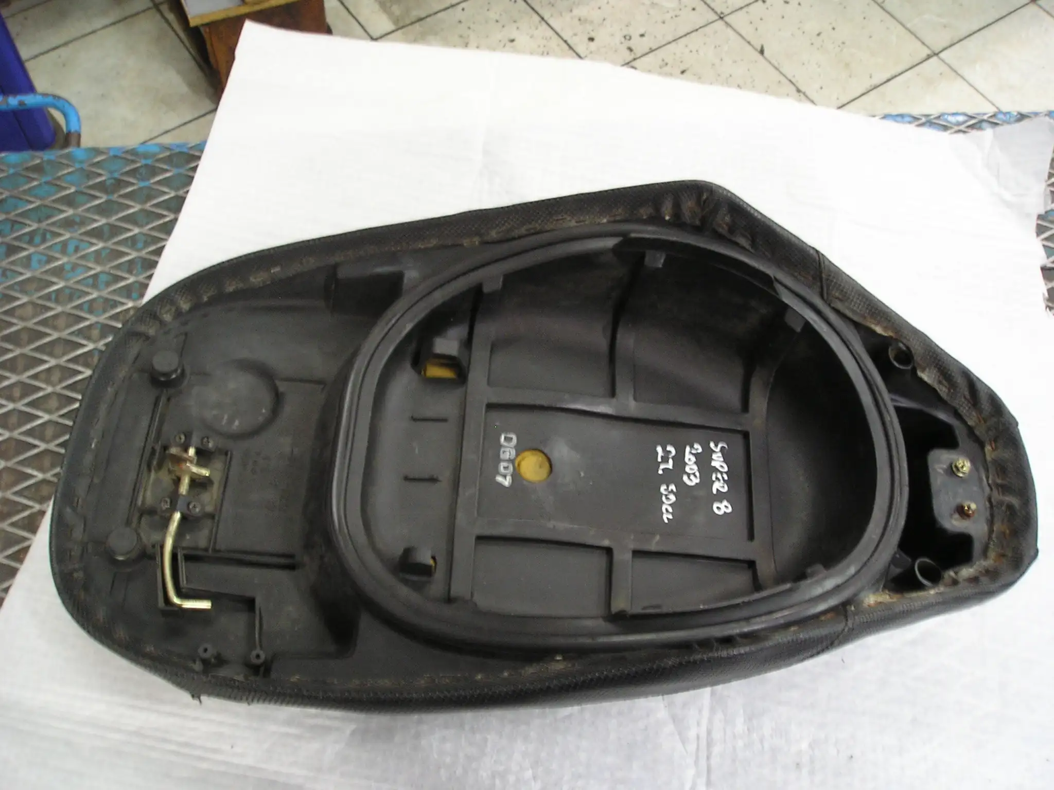 ΣΕΛΑ KYMCO SUPER …