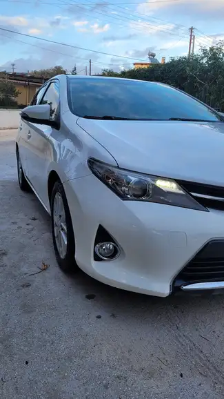 Toyota Auris 1.4D-4D DIESEL/ΗΜΙΑΥΤΟΜΑΤΟ '13 - Αγγελία αυτοκινήτου