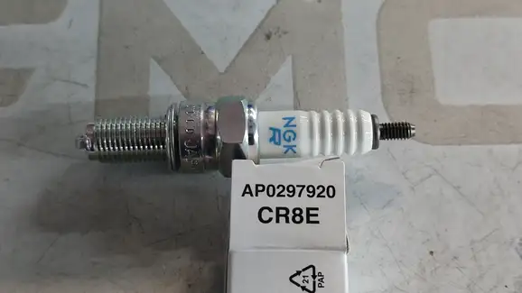 ΜΠΟΥΖΙ NGK CR8E …
