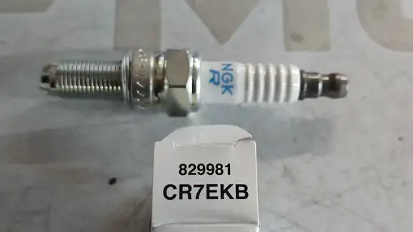 ΜΠΟΥΖΙ NGK CR7EKB …