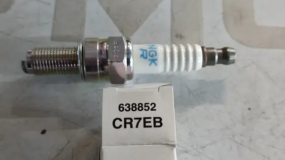 ΜΠΟΥΖΙ NGK CR7EB …