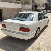 Mercedes-Benz E 200 …