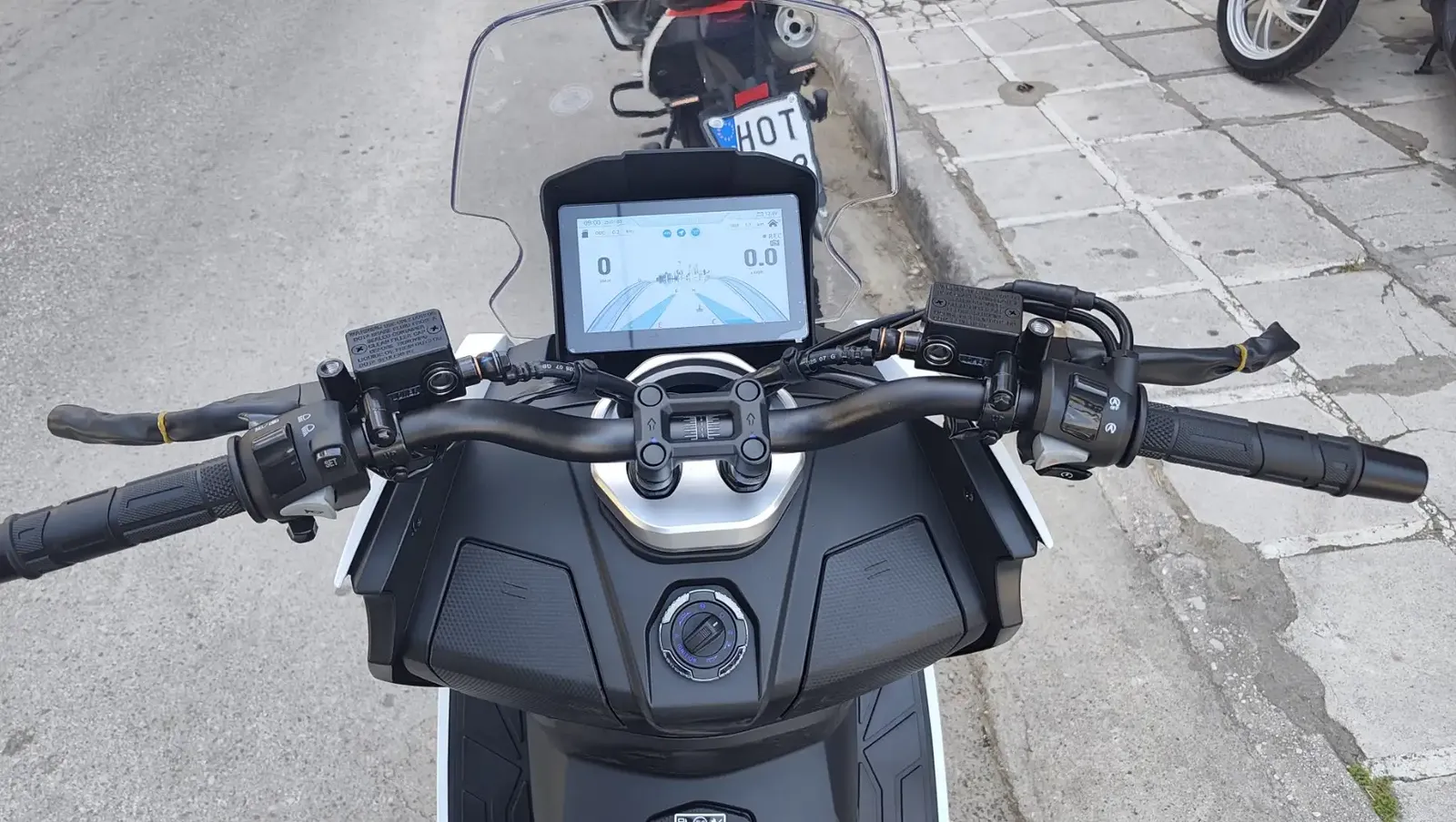 Thrust X-SUV 125 ABS+TCS, TFT …