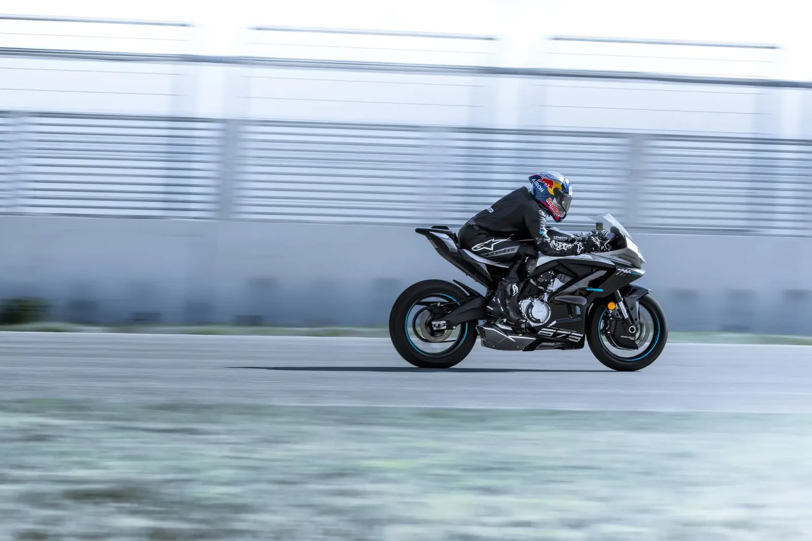 CFMoto 675SR-R '26