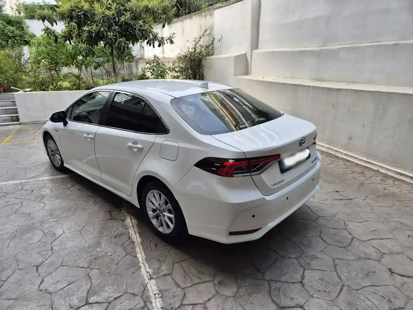 Toyota Corolla 1.8 HSD Active …