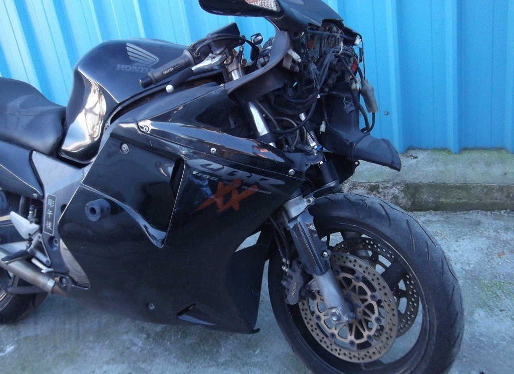 Honda CBR 1100xx Blackbird Modelo 2001!!!! Πωλείται κομμάτι-κομμάτι για ανταλλακτικά!!! 