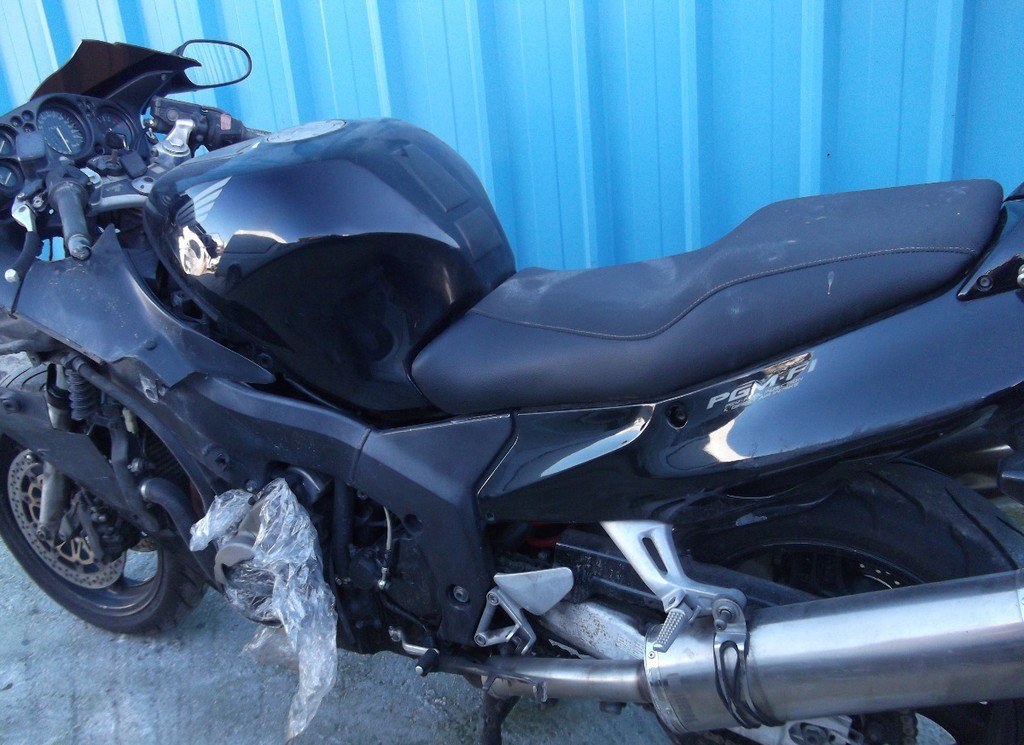 Honda CBR 1100xx Blackbird Modelo 2001!!!! Πωλείται κομμάτι-κομμάτι για ανταλλακτικά!!! 