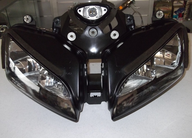 HONDA CBR 600RR 03-04 ΓΝΗΣΙA ΦΑΝΑΡΙΑ ΕΜΠΡΟΣ ΣΕ ΑΡΙΣΤΗ ΚΑΤΑΣΤΑΣΗ!!!! 