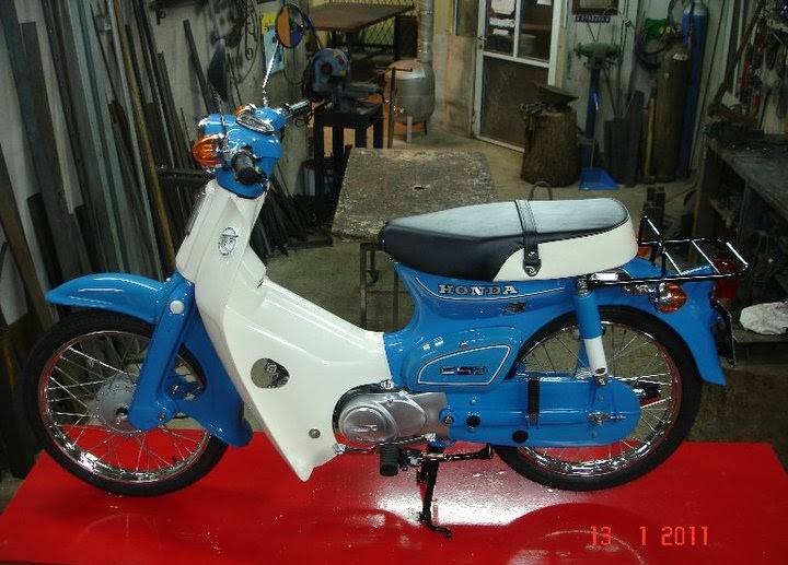 Honda C50-C70-C90   Σετ καινούρια Αυτοκόλλητα!!!!!!