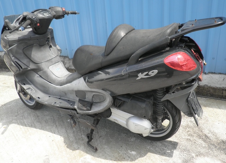 PIAGGIO X9 250 ΓΙΑ ΑΝΤΑΛΛΑΚΤΙΚΑ 