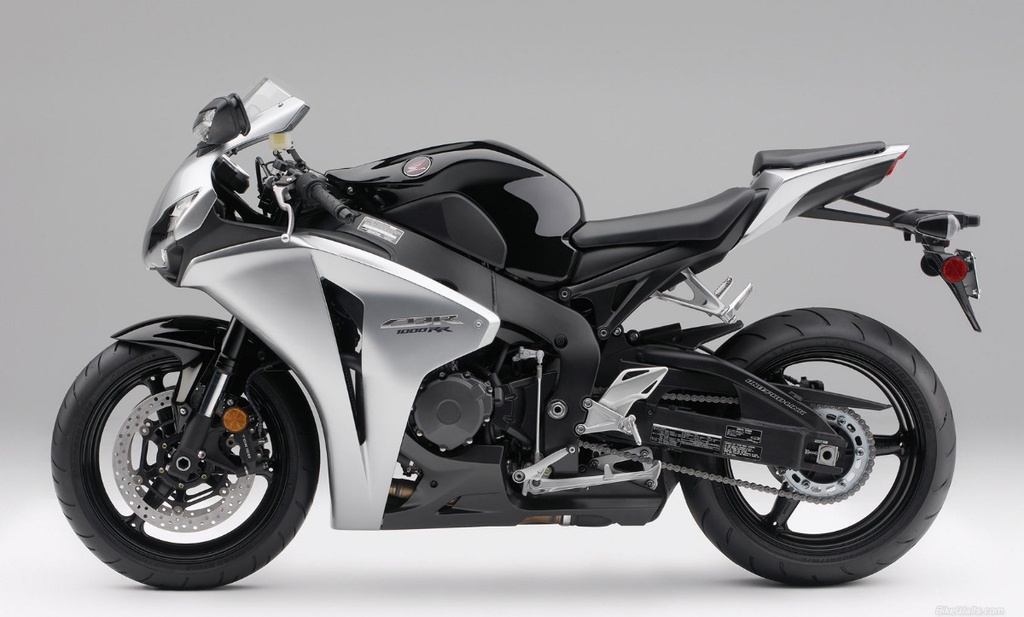 Honda CBR1000RR-CBF1000 2004-2013 08 09 10 Καινούριο καπάκι βολάν!!!