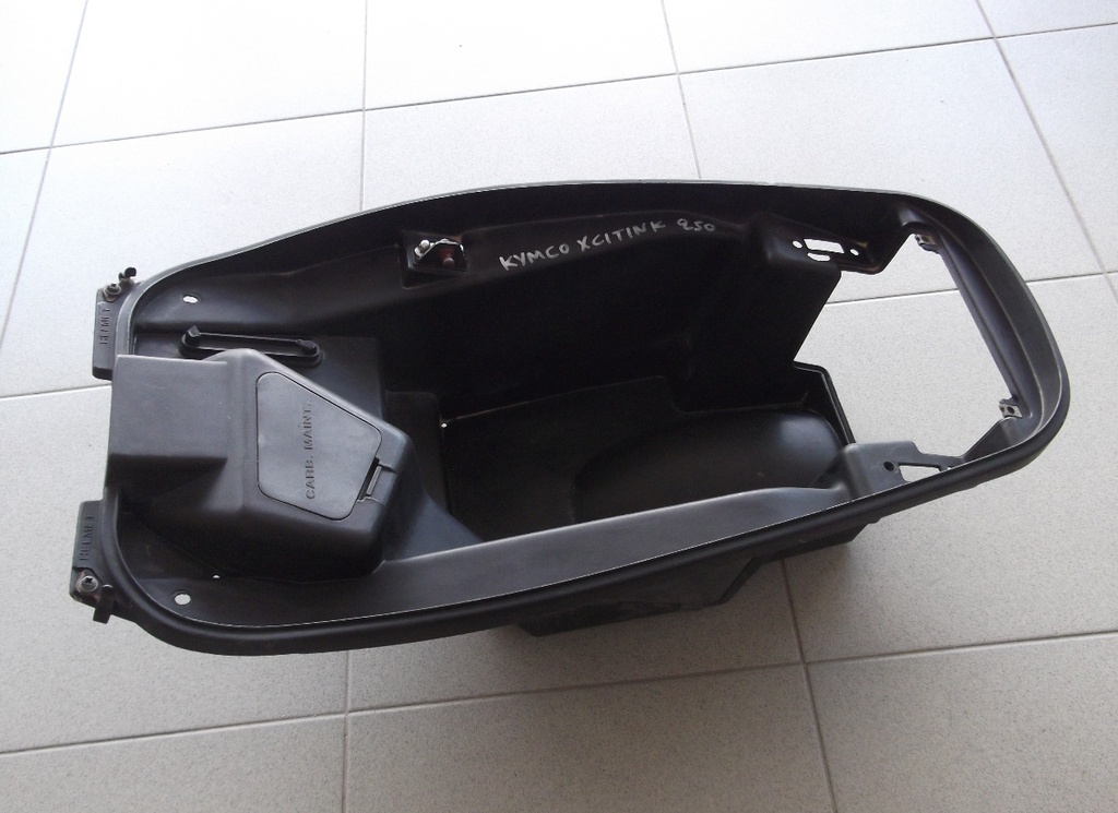 Kymco Xciting 250-500 2004/2007Κουβάς Σέλας σε άριστη κατάσταση!!!!