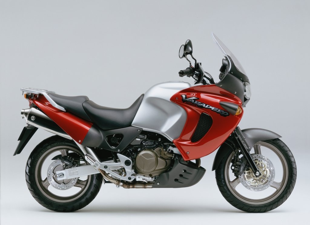 Honda XLV 1000 Varadero 1999/2006 Λασπωτήρας πίσω (Βάση πινακίδας) σε άριστη κατασταση!!!!