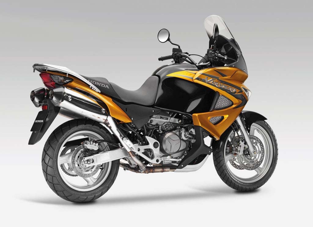 Honda XLV 1000 Varadero 1999/2006 Λασπωτήρας πίσω (Βάση πινακίδας) σε άριστη κατασταση!!!!