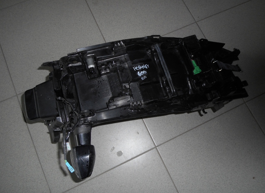 Honda CB600F Hornet 07/2014 Λασπωτήρας (βάση πινακιδας) και κουβάς κάτω σελάς σε άριστη κατάσταση!!!  