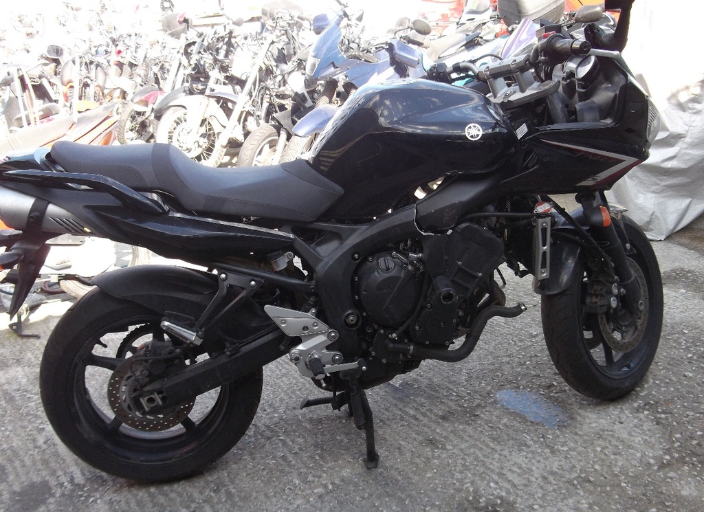 Υamaha FZ6 Fazer με ABS 2010!!! Πωλούνται μετ/να ανταλλακτικά!!!