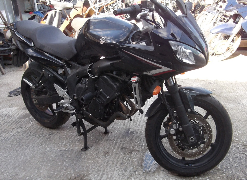 Υamaha FZ6 Fazer με ABS 2010!!! Πωλούνται μετ/να ανταλλακτικά!!!