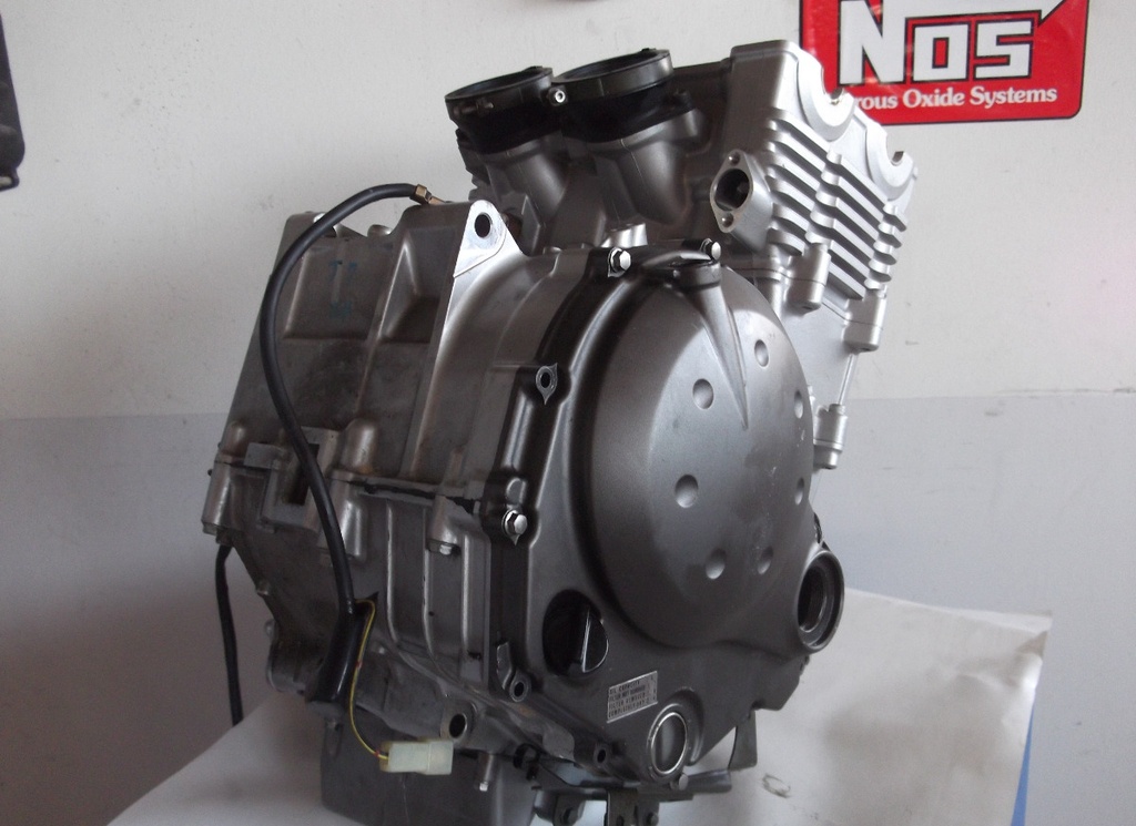 Kawasaki  ER-6n ER-6f -ER-6n versus Κινητήρας τύπου( ER 650 AE) κομπλέ σε άριστη κατάσταση!!!! 