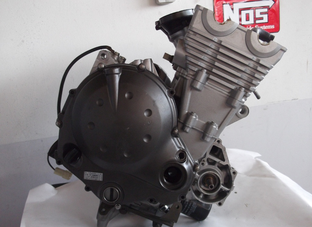 Kawasaki  ER-6n ER-6f -ER-6n versus Κινητήρας τύπου( ER 650 AE) κομπλέ σε άριστη κατάσταση!!!! 