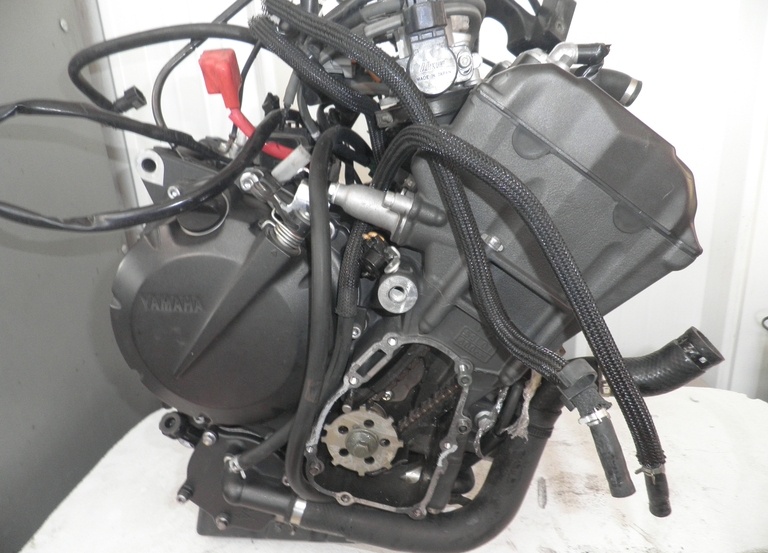 ΓΙΑ YAMAHA FZ 6 FAZER-S2  2004-2009 ΚΙΝΗΤΗΡΑΣ ΚΟΜΠΛΕ ΣΕ ΑΡΙΣΤΗ ΚΑΤΑΣΤΑΣΗ!!!