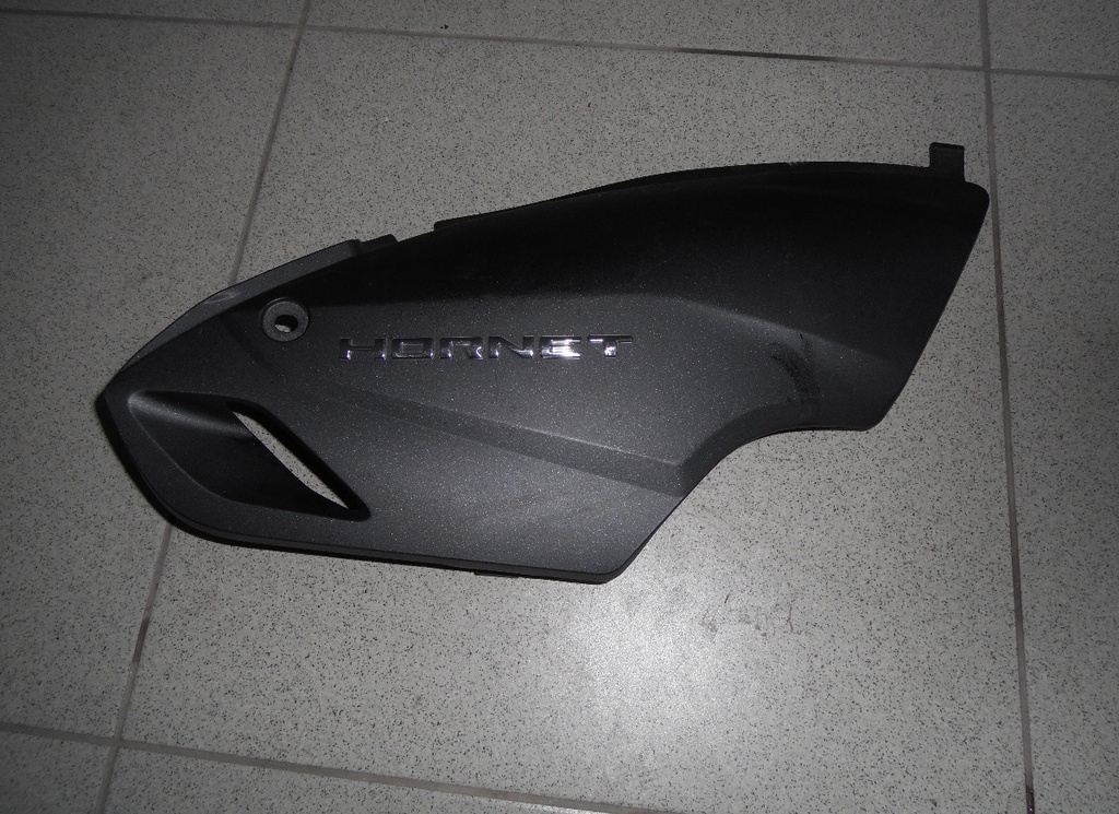 Honda CB600F Hornet 2007/2014 καπάκια L+R πλαϊνά κάτω σέλας σε άριστη κατάσταση!!!  